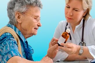 Si se detecta hipertensión, el cardiólogo prescribe los medicamentos necesarios.